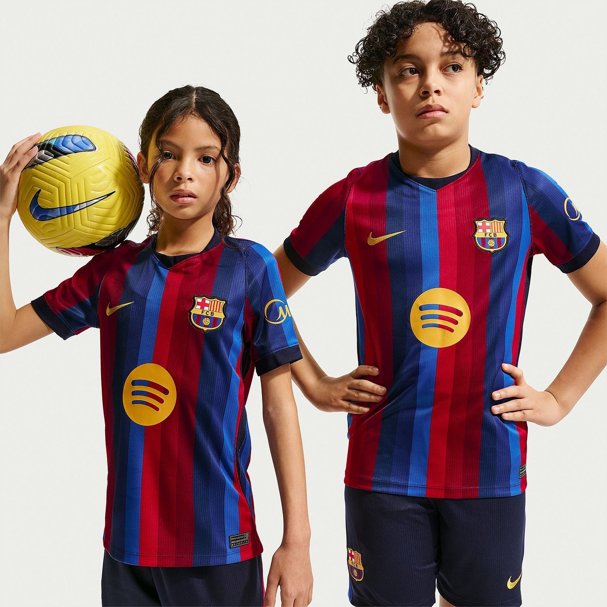 Kids Kit Barcelona 2026/27 I Fan